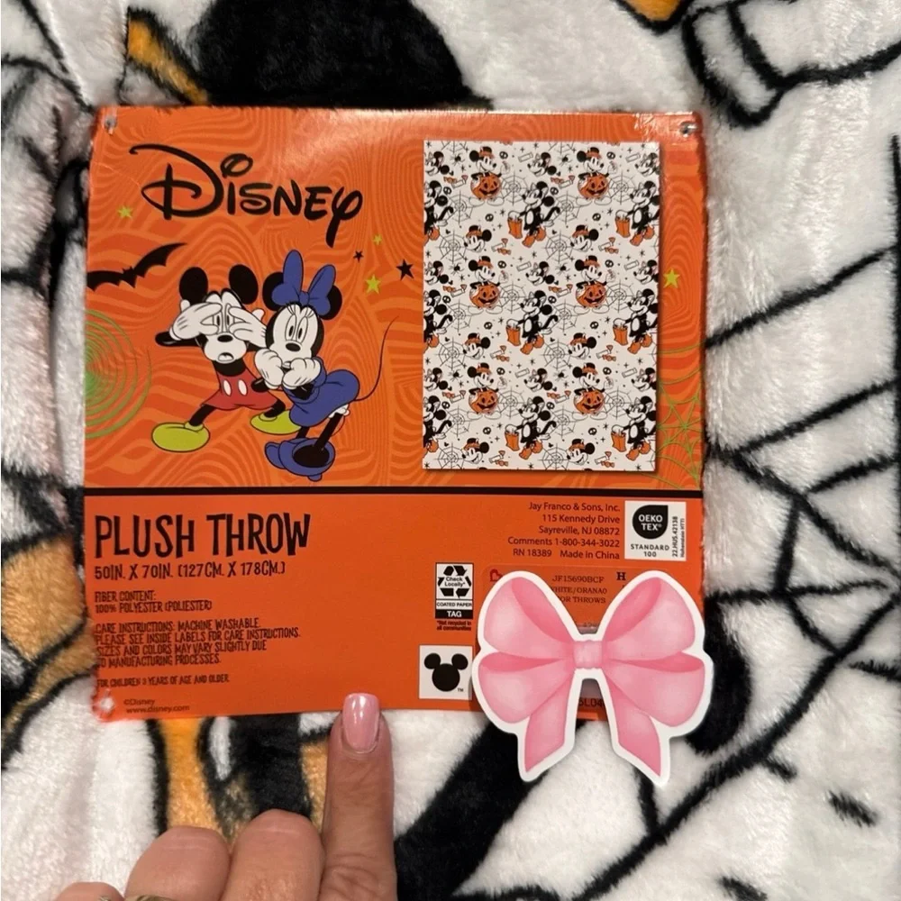 Disney Halloween Mickey and Minnie Mouse Pumpkin Throw Blanket Spider Skull